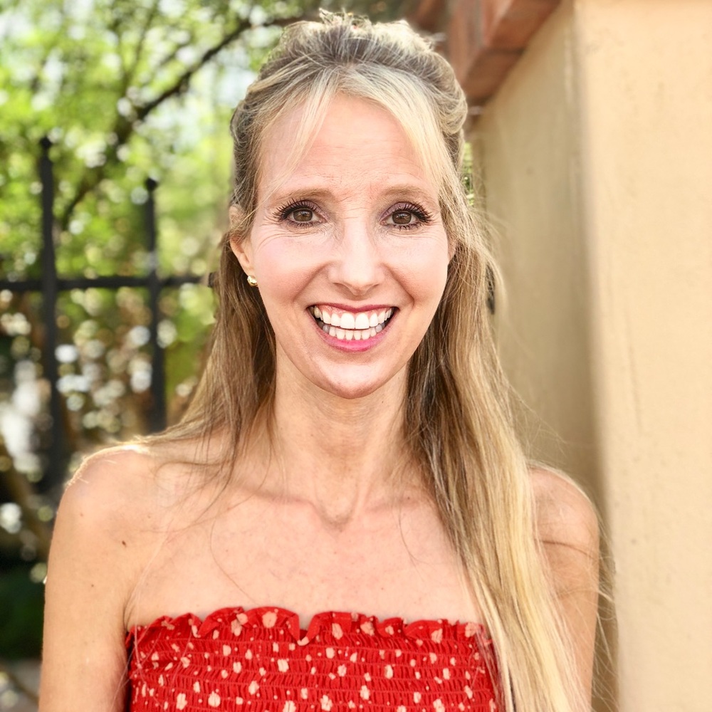 Meet your Posher, Julia ( pictured is momma coop)